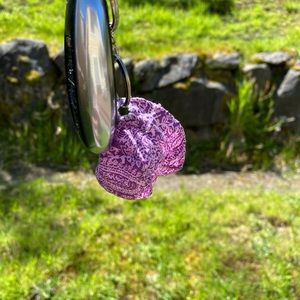 Tiny bucket hat keychain!!